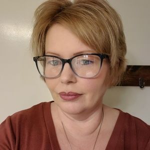 Meet your Posher, Alison